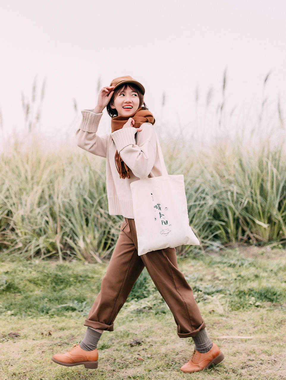 时尚|初冬的围巾如何戴,别显土气又难看了,几个技巧让你更时尚?