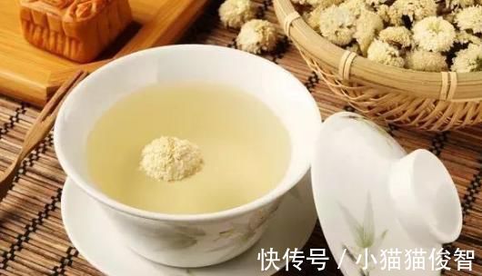 泡水|枸杞加1物，坚持泡水喝，补足肾气身体壮，肝也悄悄变好！