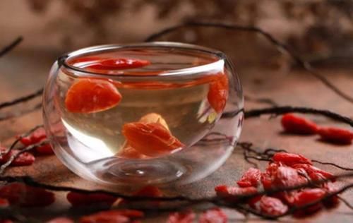 睡眠质量|睡前干吃5粒枸杞,坚持一段时间后,身体会有啥变化?不妨了解