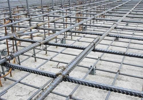 房子现浇屋顶怎样防止开裂？