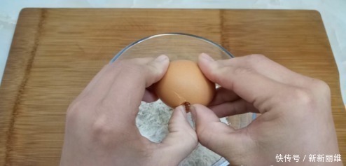 面粉新吃法,手不沾面,比油条做法简单,比馅饼好吃,越吃越想吃