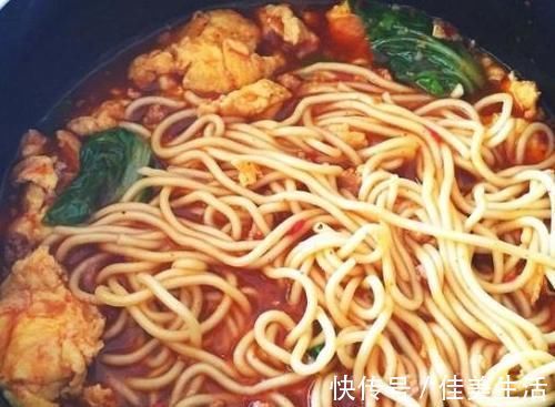 面条|不要只知道吃水煮面条了,教你这样吃,美味又下饭,几分钟就上桌