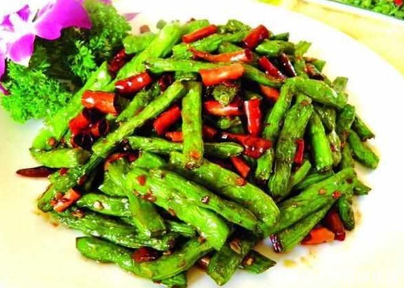 上手|豆角炒比吃肉香,口味干香辣爽,做法易上手,厨房小白也能做成功
