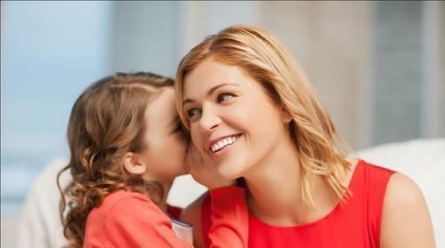 孩子|妈妈忘记买饮料,6岁女儿当众对她拳打脚踢,爸爸的做法让人解气