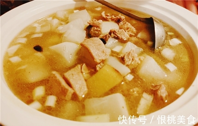 聚餐|闺蜜一起聚餐,几个人合力下厨做了一桌菜,比在外面吃更有滋味!