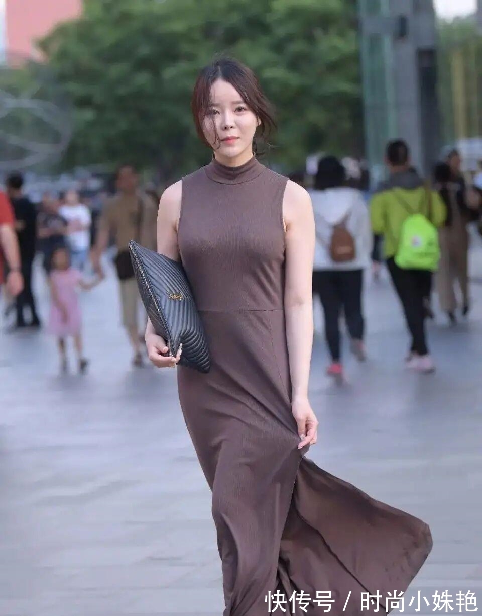 显瘦|裙子穿腻了?不存在,今夏流行“脚踝裙”,时髦又显瘦!