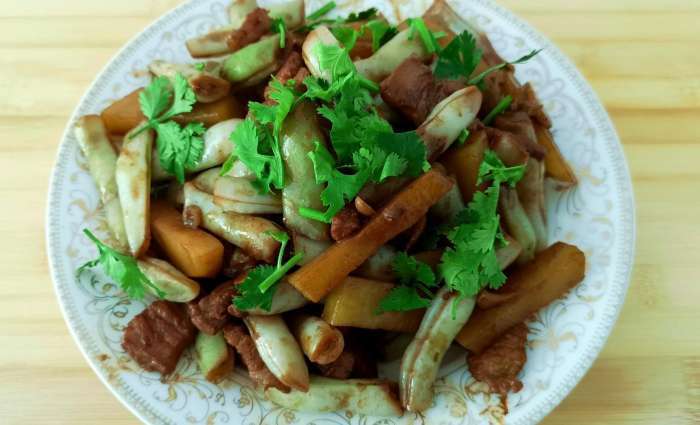 豆角配土豆的这种做法,实在太美味,简单易学,爱吃豆角的看过来