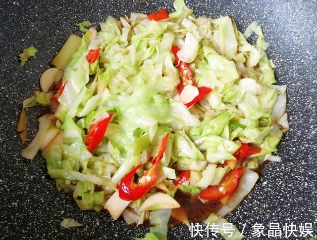 包菜|晚餐既能瘦身又美味，既是主食又是菜，低脂健康又营养