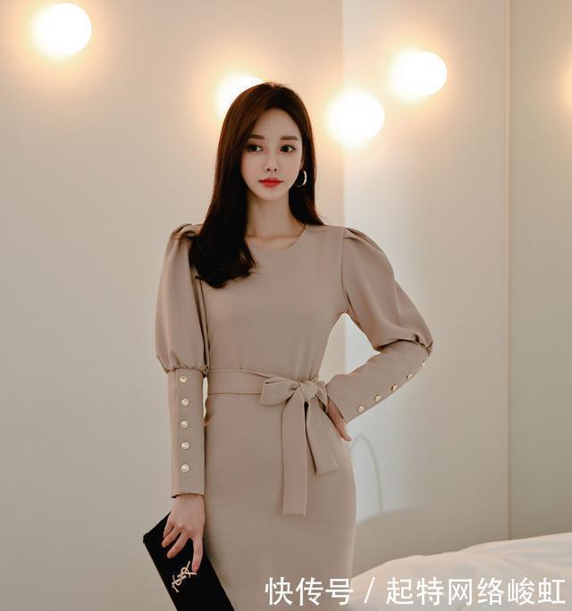 孙允珠|孙允珠——浅杏纯色宽松雅致优雅连衣裙写真