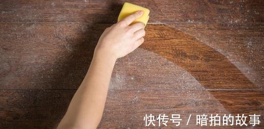 家里地板到处都是头发不用愁,教你几招,碎发清除啦!