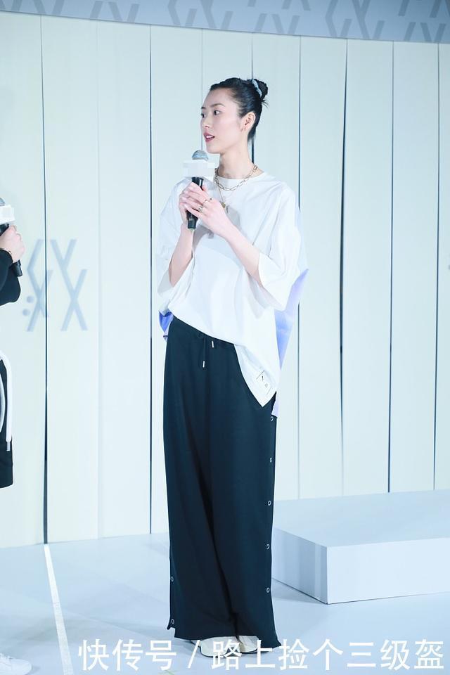 刘雯用极简风穿搭证明自己是model，不是明星