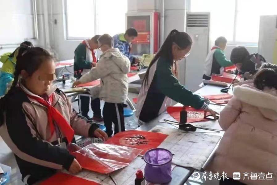 卧虎山小学$我为恩师送祝福丨泰安卧虎山小学举办特色书法课程成果展