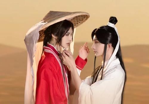 花怜牛车|《天官赐福》花怜牛车cos，谢怜的气质很温柔，沈辞的花城好看