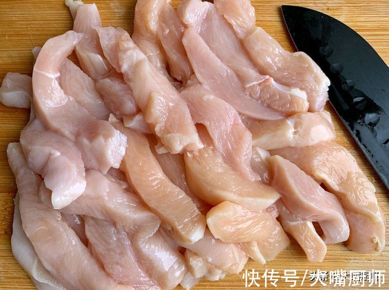炸酥肉调面糊,别用面粉生粉,川菜厨子教你做法,又酥又香还入味