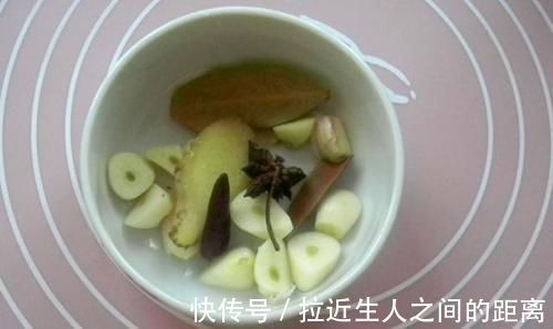 排骨|教你做一锅鲜做法，肉菜主食一锅端，排骨软烂不塞牙，快来试试吧
