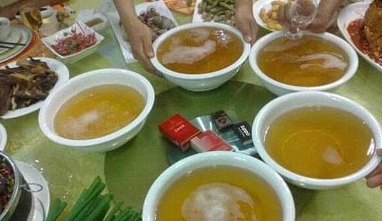 身体|会喝酒的人旁边都会放一杯“白水”,内行人学着点,全是经验