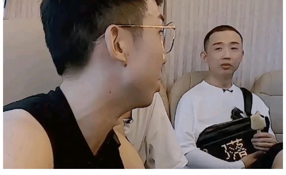 陳輝|小白舞臺(tái)表現(xiàn)極具爆發(fā)力，既聰明大氣又爽朗，圈粉！