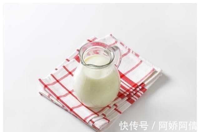 膳食纤维|血糖高的人，早上喝豆浆好还是牛奶好？营养师告诉你正确答案