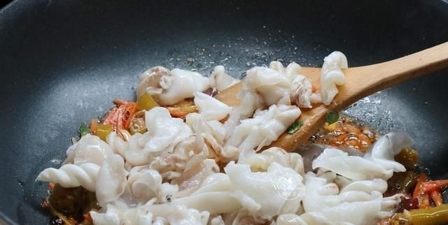 疲劳|疲劳最怕这个菜,三天两头吃,腰好骨头硬朗,25元一斤也要买