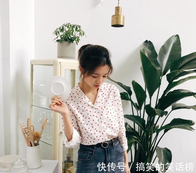 女生 大脸的女生除了发型之外,上衣款式也很重要,这三件拒绝容貌焦虑!