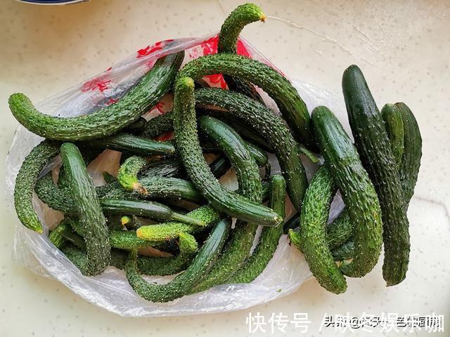 酱黄瓜|每年冬天,我家都用这个方法腌黄瓜,脆嫩爽口,佐粥下饭真好吃