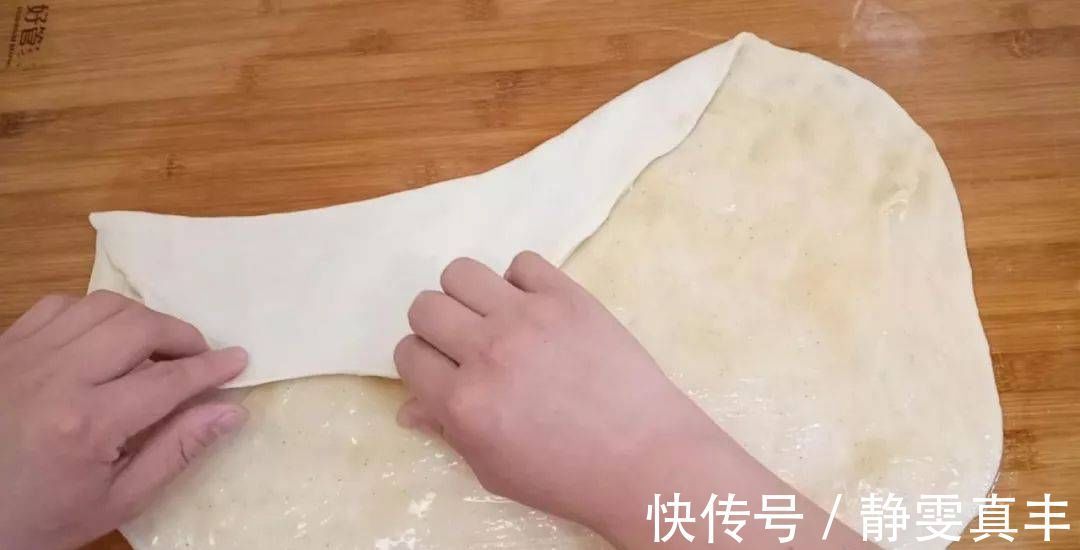 鸡蛋灌饼|吃早餐蛋糕的新方法,淋上蛋液,比手抓蛋糕简单,比鸡蛋灌饼好