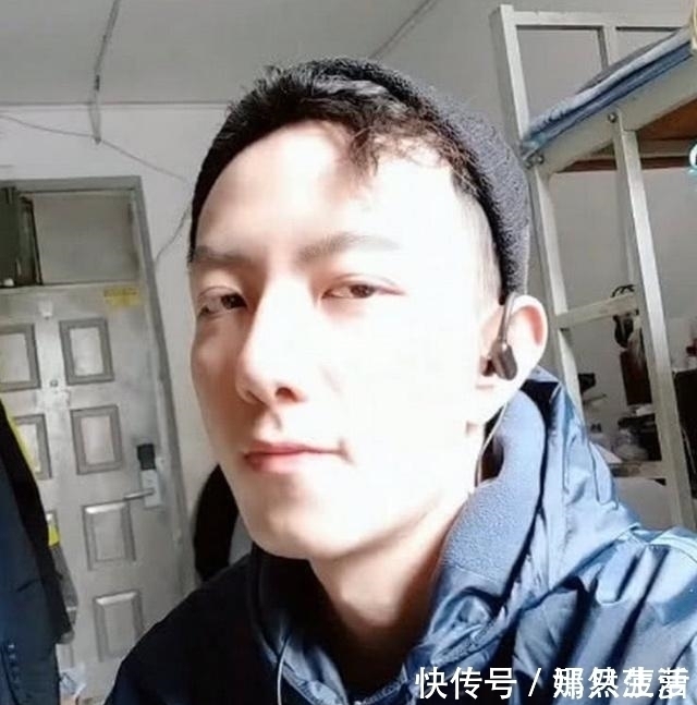 锡纸 小哥哥“锡纸烫”发型火了,拆掉锡纸后看呆众人,冠希哥来了