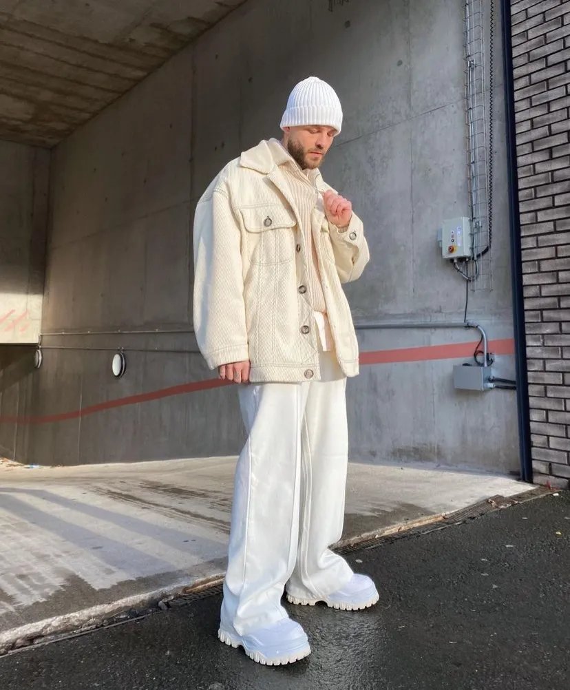 w英国大胡子玩转莫兰迪配色，适用于每个年龄段男性的高级穿搭