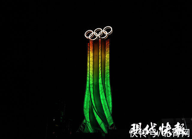 钟寅|夜空下最闪耀的“冰雕”！奥运五环标志塔“海坨塔”亮相延庆