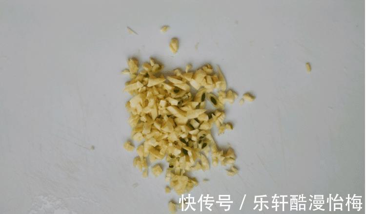 青椒|夏天多吃它，2块钱1斤，维C含量高，简单一炒，美味下饭