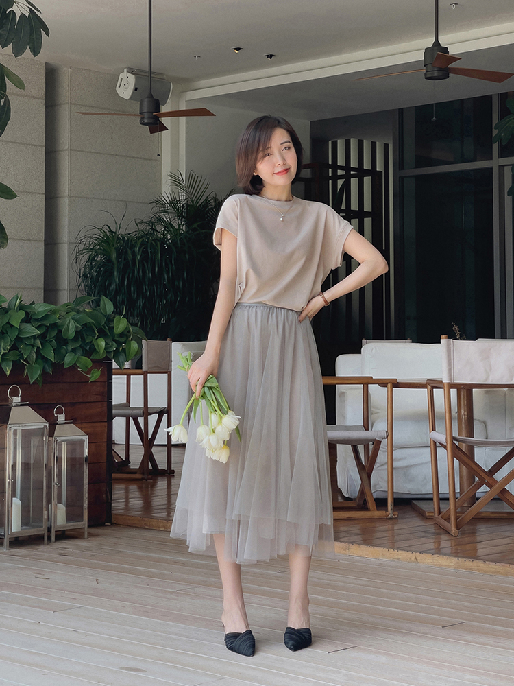 纯色|夏季这样搭,凉快的同时还更舒适又时髦,条纹衫搭五分裤,超洋气