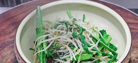 水煮肉片怎样做才好吃大厨教你小技巧，肉片滑嫩鲜香，开胃下饭