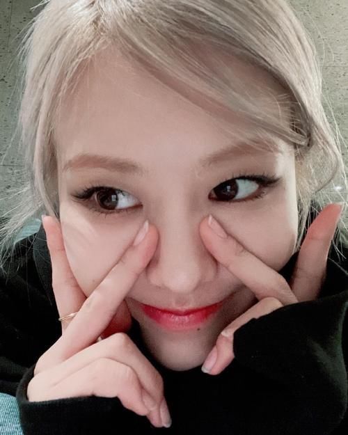 天生黑的女生,保持6个好习惯,皮肤会悄悄变好素颜白皙有光泽