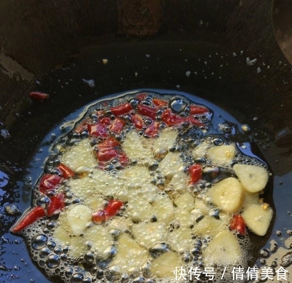 味极鲜|米饭杀手烧茄子,这样做爆炸好吃,分分钟舔盘底