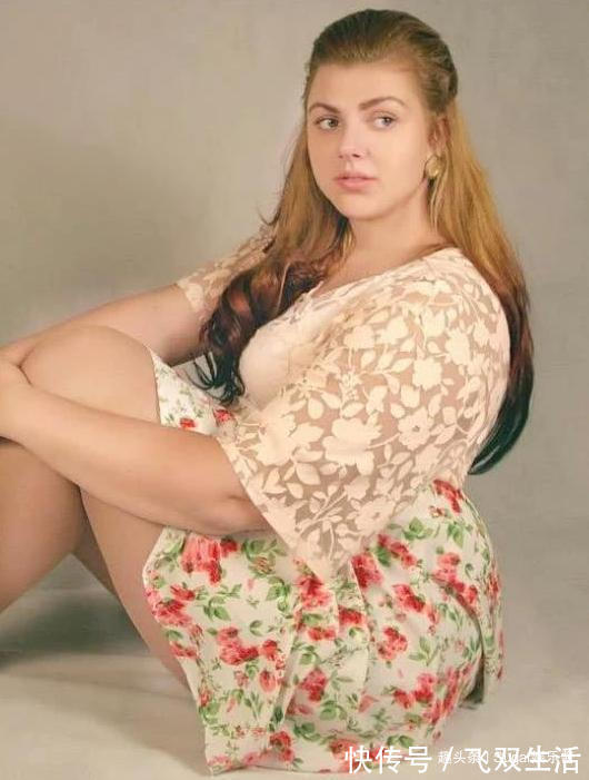 乌克兰|24岁乌克兰大码模特，身材凹凸匀称，展现圆润饱满丰腴美