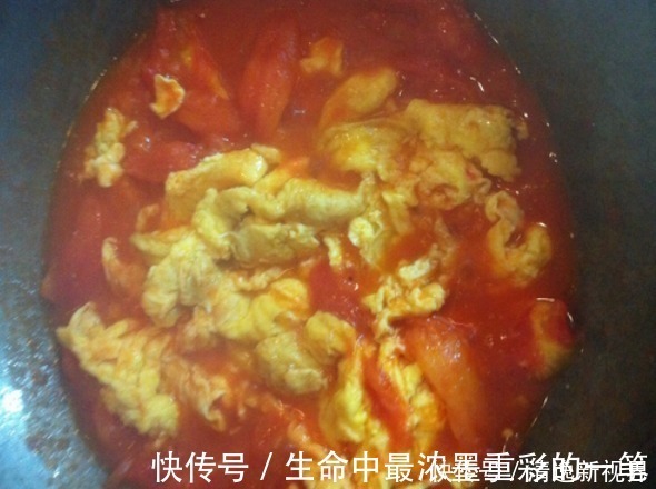 做西红柿炒蛋，有人先炒西红柿，有人先炒蛋，都错了！大厨教你做