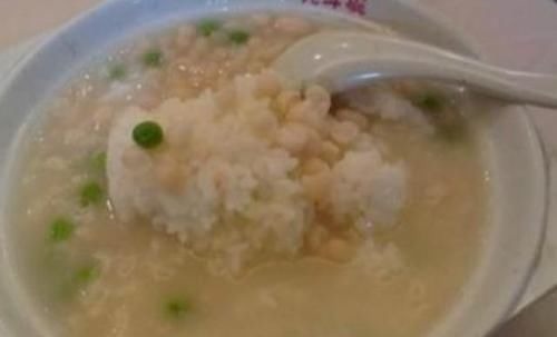 软饭|让孩子每天吃一碗“软饭”,伤脾又不利于长高,很多家长都是这么喂