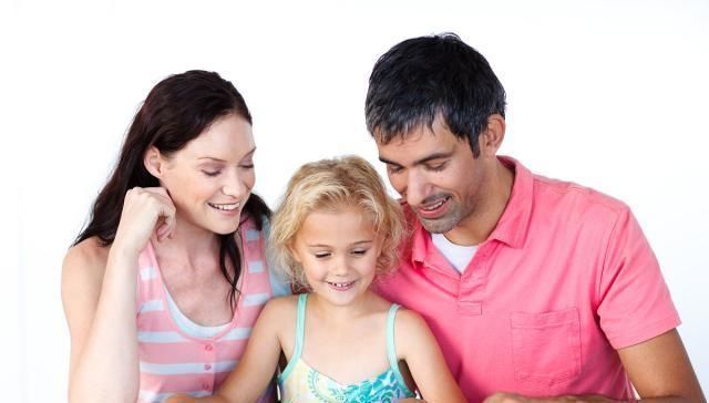 张女士|真机智妈妈将录音笔缝进孩子衣服,终于知道孩子为啥性情大变了