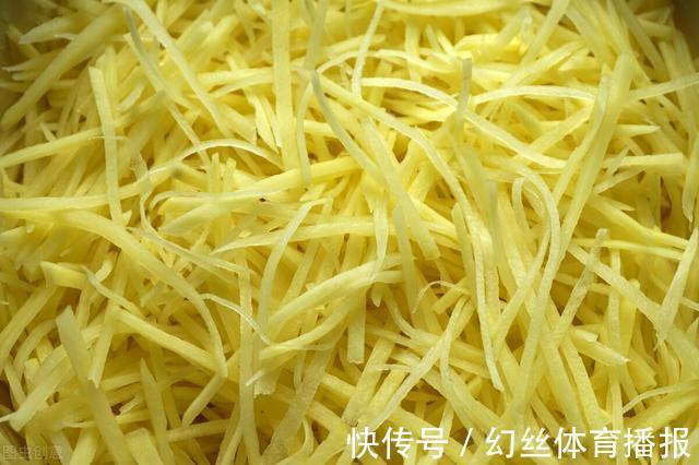 土豆|做凉拌土豆丝，不要直接下锅焯水，多做1步，土豆丝更脆爽入味