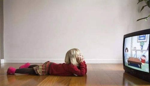 孩子|科学研究:孩子每天看1小时电视,三年后变化想象不到