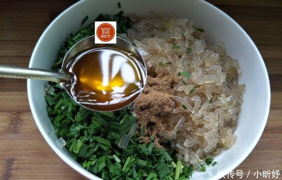  做韭菜盒子，教你一招，外酥内鲜，好吃不腻，简单又美味