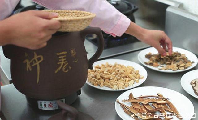 医生|日本医生汤本求真因无法挽救女儿,痛心之下由西医转中医