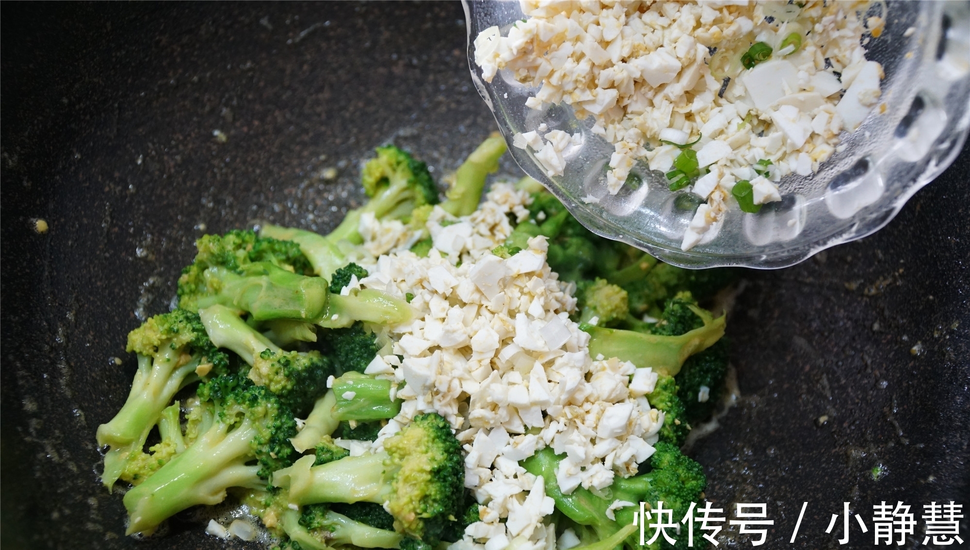 黑木耳|晒晒下班后的晚餐，3个菜不到10元，媳妇说你做素菜比肉菜还香