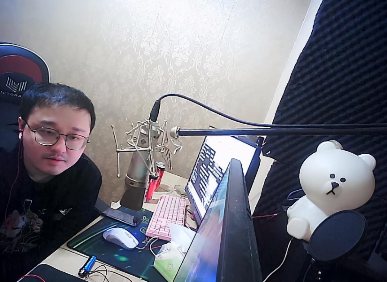 S10|S10决赛DWG全程无失误，笑笑：蛇蛇玩女坦装备都乱出