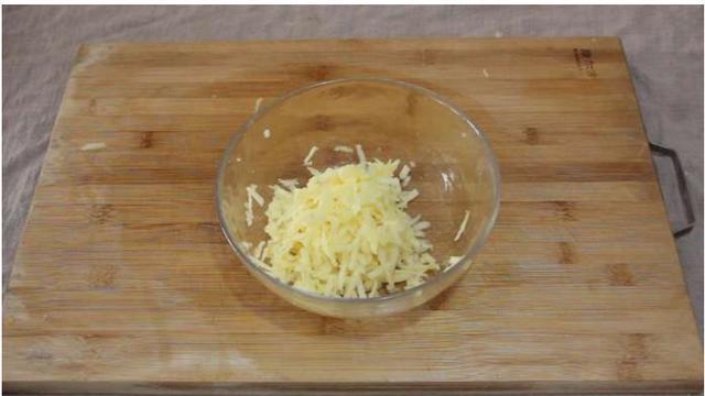 好吃|白菜别只会炒着吃，教你一个新吃法，好吃得停不下嘴