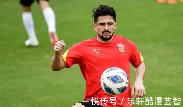 足协|谁是幕后黑手归化国脚想踢中超却无法登场,身后巨大利益网裹挟