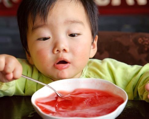 营养|8岁女孩身体停止发育,儿科大夫怒斥:3种汤竟当宝贝喂,愚昧