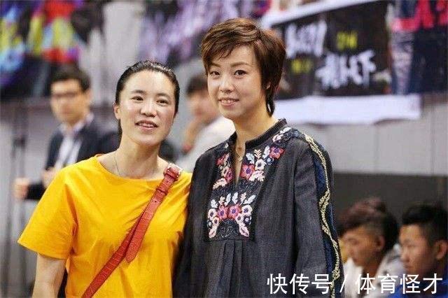 刘国梁|王楠又立功了,自掏腰包重奖国乒幕后英雄,助力刘国梁掀国乒盛世
