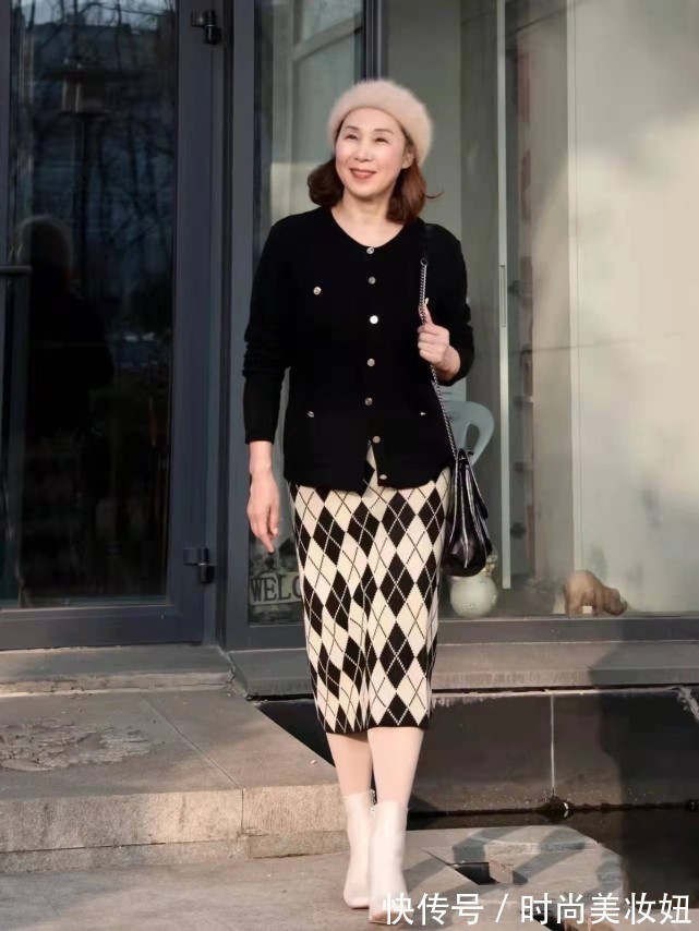奶奶 这位65岁的奶奶太会穿了,每一套都优雅洋气,照着穿显气质