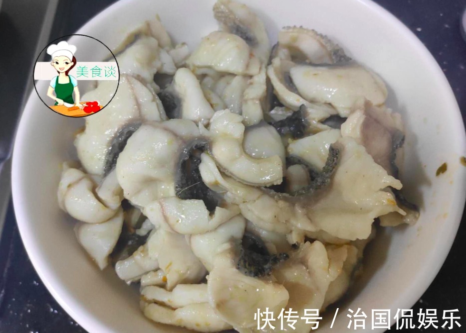 煮鱼片时,第一步先下锅就错了,厨师长教您一招,鱼嫩滑不腥不散